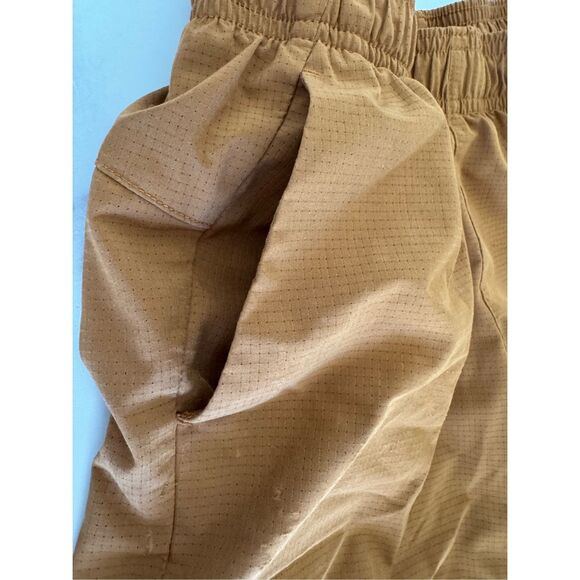 All in Motion M boys 8 sporty tech shorts bundle of 2 tan bronze copper cream pu - Picture 7 of 12